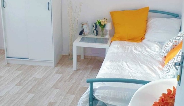 Paris 12mn, Orly 10mn, Beautiful room
