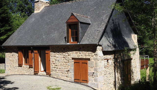 Peace and Tranquility at L'Etang in Bazouges-la-Pérouse