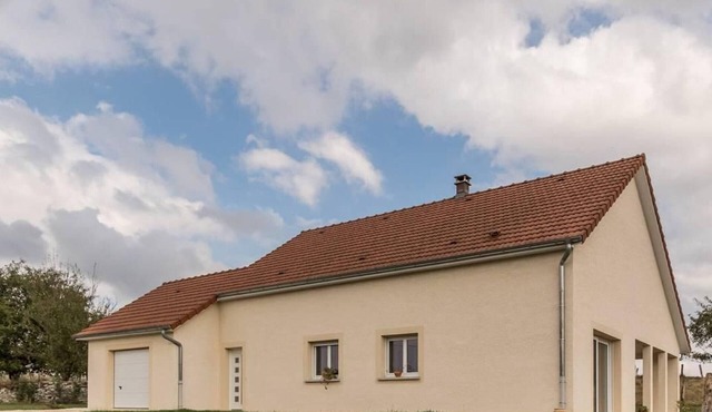 Peaceful cottage in Marast, 3 bedrooms, pets allowed