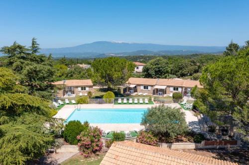 Peaceful stone house in Provence