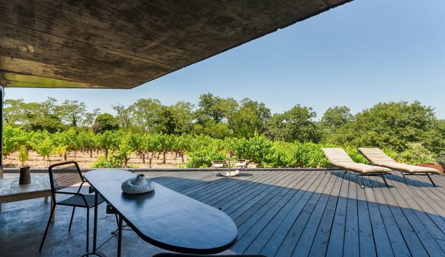 Petite house "Provence" with private terrace, Wi-Fi, and air conditioning