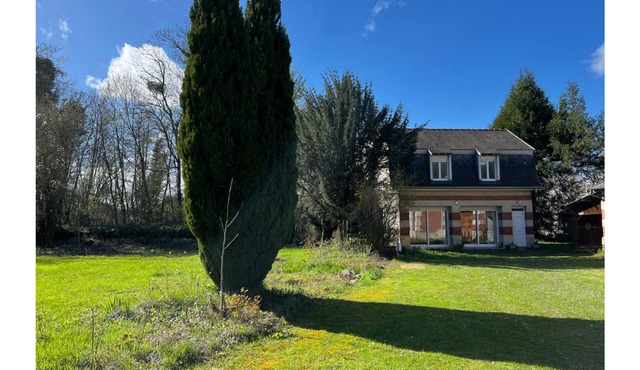 Petite maison à l'orée du bois