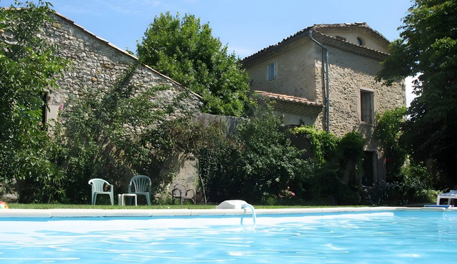 Pink Room with Pool and Garden