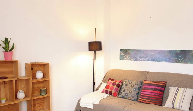 Pleasant bright apartment at the gates of Paris