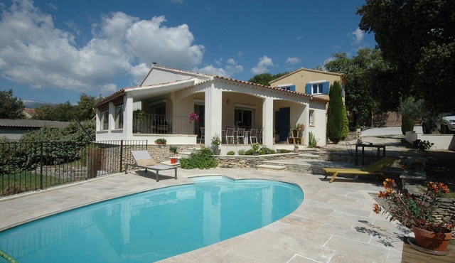 POOL HOUSE WITH BEAUTIFUL VIEW