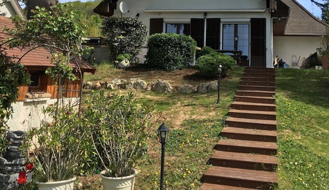 Pool Villa 20 min from Paris