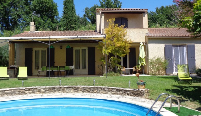 Pres des Dentelles de Montmirail /Ventoux, Quiet, Nature, 6 people, swimming pool