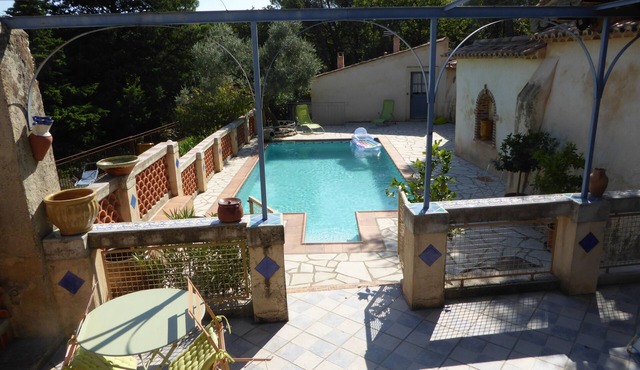 Provençal House near Avignon and the Ardèche