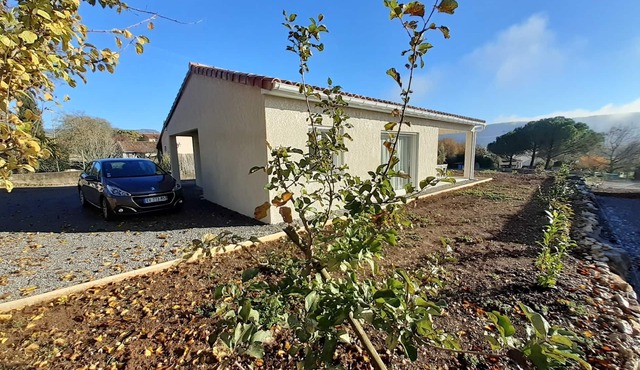 Quiet new villa