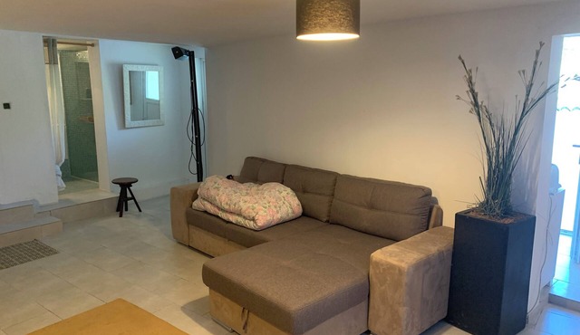 Quiet, pleasant accommodation with all comforts, pets welcome. in Contes