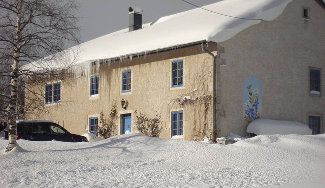 Quiet, spacious apartment for 2 to 4 people on the cross-country ski slopes