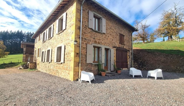 Renovated cottage with garden and pets allowed