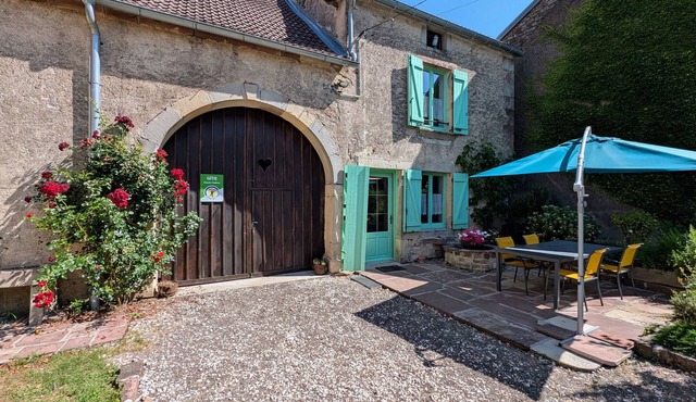 Renovated country house with garden, pets accepted near Vesoul