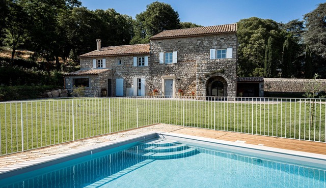 RENOVATED FARMHOUSE WITH AIR CONDITIONING, HEATED SWIMMING POOL NEAR THE GORGES DE L'ARDECHE