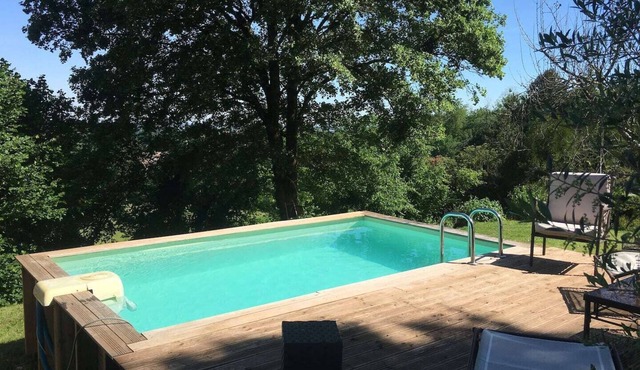 Renovated house with swimming pool, close to hiking trails