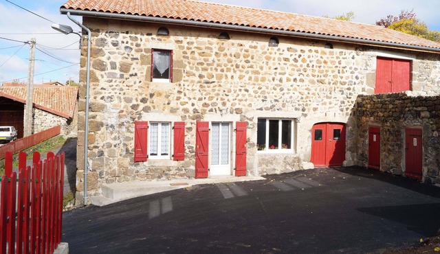 Renovated rural house in VILLEVERTE *