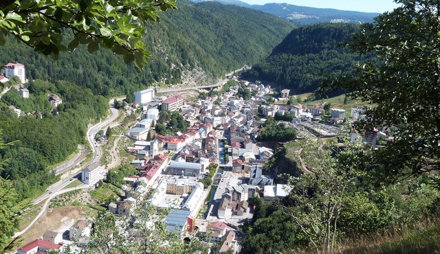 RENTAL Appartermrnt MOREZ LES ROUSSES JURA 2 TO 4 PEOPLE