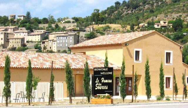 Res. Hameau des Sources with swimming pool - 1 bedroom apartment - 2/4 people