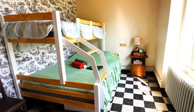 Room rental Bienvenue chez Mémé Chambre de Dédé