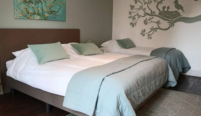 Rural Charm, Comfortable Green Room with Gourmet Breakfast
