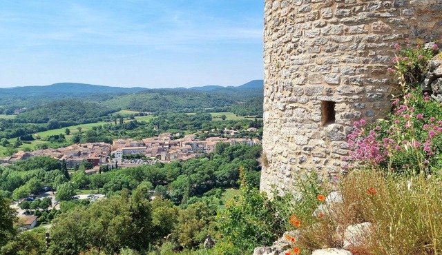 Self-contained studio in the heart of the Var