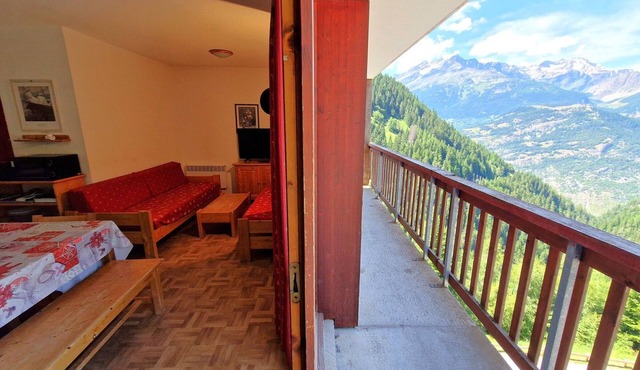 Spacious 3-room apt + cabin, 10 ppl, central location, Valfréjus