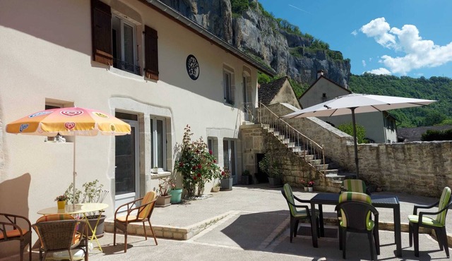 Spacious apartment at Domaine du Lynx in Baume-les-Messieurs