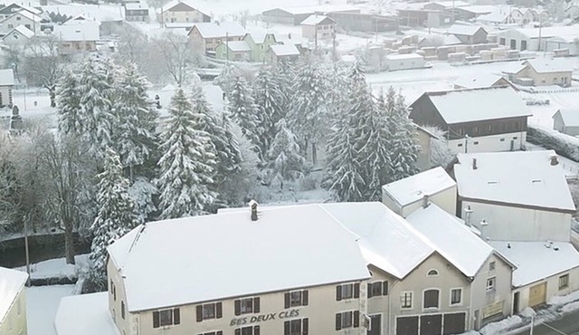 Spacious, comfortable 4-star vacation rental in the village, with a garden