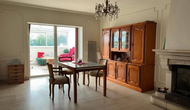 Spacious House for 6-8 Guests | 2 Bathrooms | Easy Access to Paris