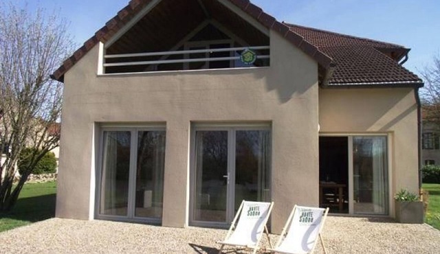 Spacious house near the Saône with Wi-Fi and pets allowed