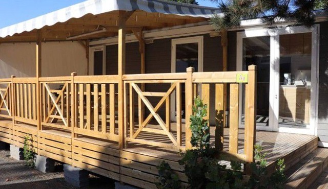 Spacious mobile home with terrace in Bretignolles-sur-Mer in Bretignolles-sur-Mer