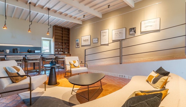 Spacious, modern loft in a château near Aix.