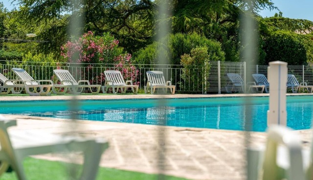 Stone house Amidst Provence's Beauty n°20