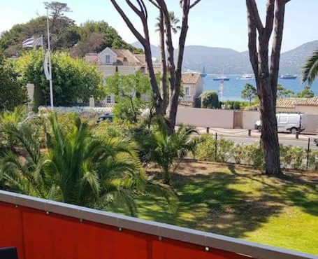 Studio à Saint tropez avec terasse face à la mer