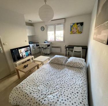 Studio 20m2 parking 4rue proudhon wifi rdcsureleve