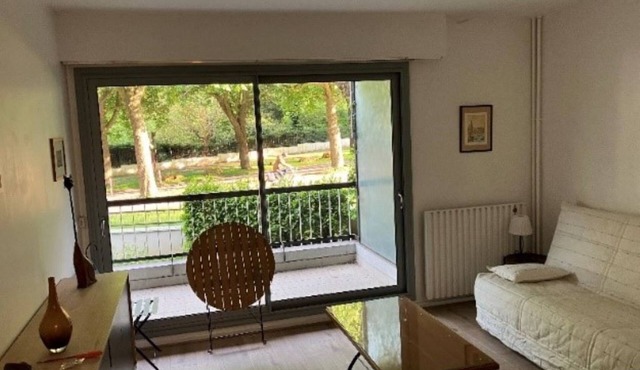 Studio Entre le Parc de Sceaux et la Coulée Verte. Location à la Semaine