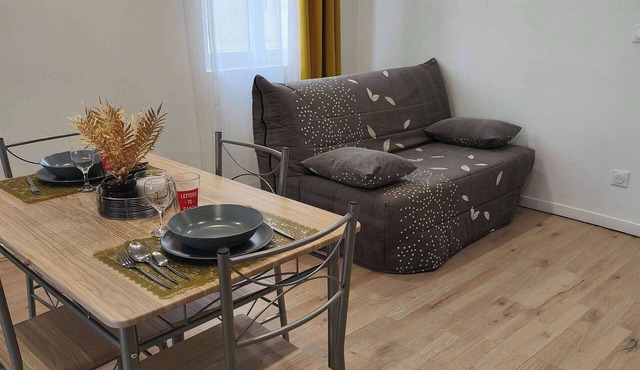 Studio for 2, 1st Floor · Free Private Parking