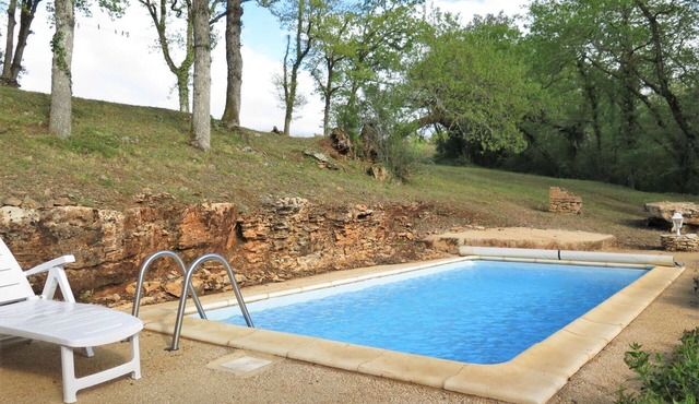 Stunning private villa for 4 people with WIFI, private pool, TV, terrace and pets allowed