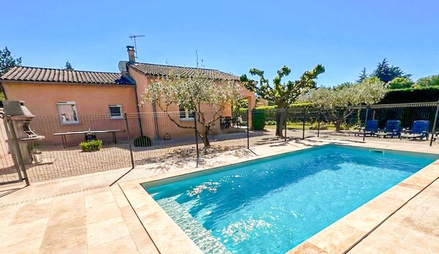 Stunning home in Sampzon