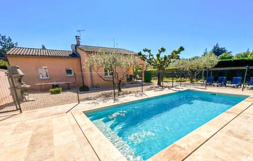 Stunning Home In Sampzon