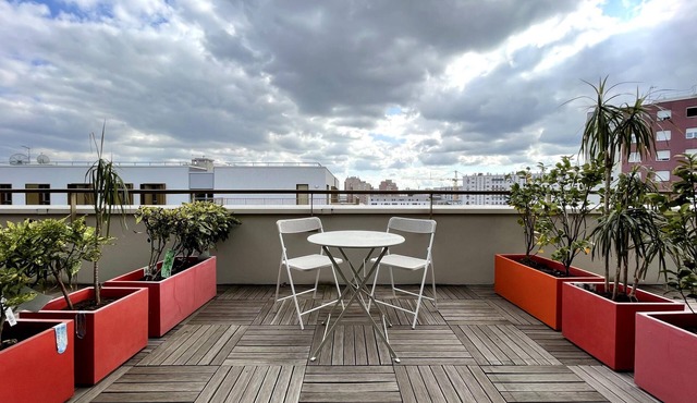 Superb apartment in T3 residence (Air conditioning and parking options)