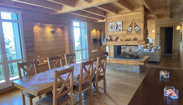 Superb chalet apartment with views of the Cerdagne - 3 minutes from the cable cars in Font-Romeu-Odeillo-Via
