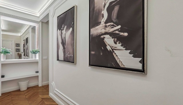 Superb Haussmann-style apt - 2BDR/6P - Trocadéro
