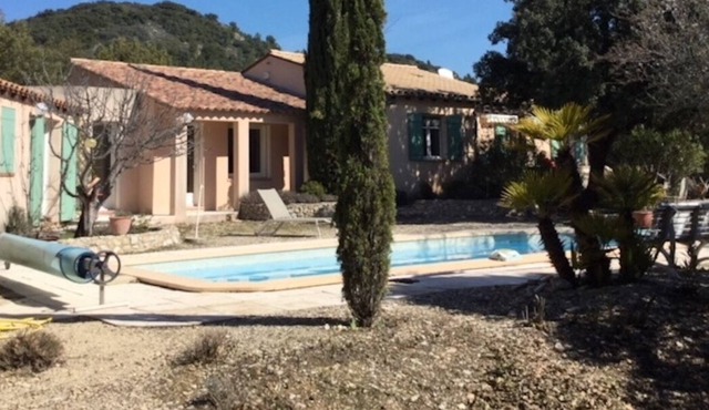 Superb house with pool in the Luberon in Provence