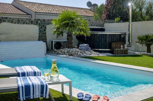 Superbe maison de vacances avec piscine chauffée et bain nordique - 8 pers