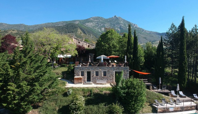 Terre des Baronnies. Cabanes