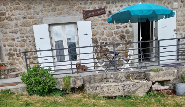 The Little Hamlet House in the countryside