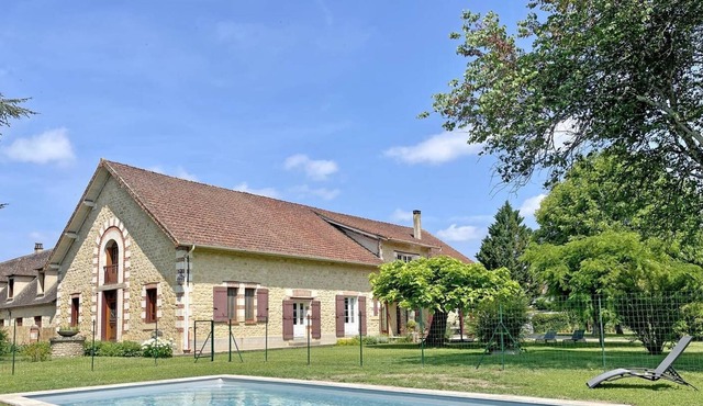 This 8-person gîte is located in Trémolat, a small village ideally situated at the gateway to...