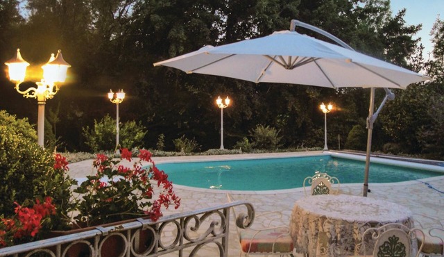 This charming vacation property with private pool enjoys a rural idyll in the Dordogne. in Eymet