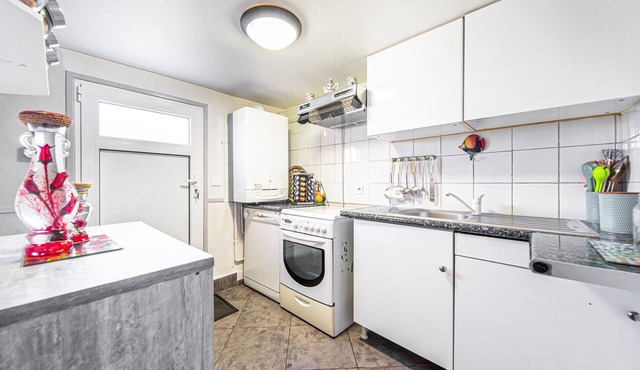 This family apartment with pool welcomes you in the catchment area of Metropol Paris.